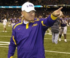 Les Miles pointing