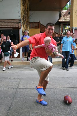 Tebow Baby Heisman pose